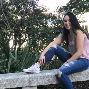 Meet your Posher, Kayla